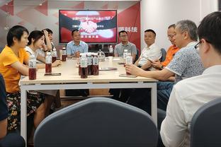 究竟为什么❓范德贝克22岁金球候选&身价5500万→27岁暴跌至900万